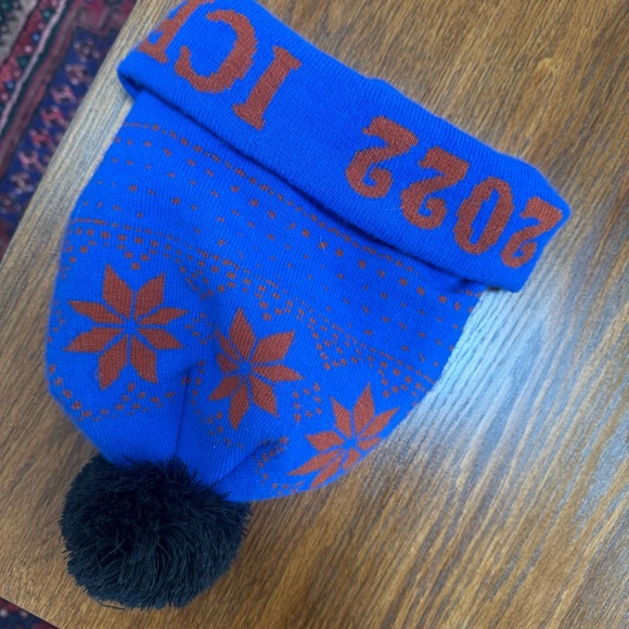 Cozy North Face Blue Beanie - Picture 4 of 7